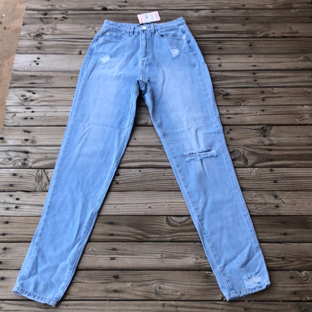 New Missguided size 6 mom Jean tall light blue single knee distress jeans